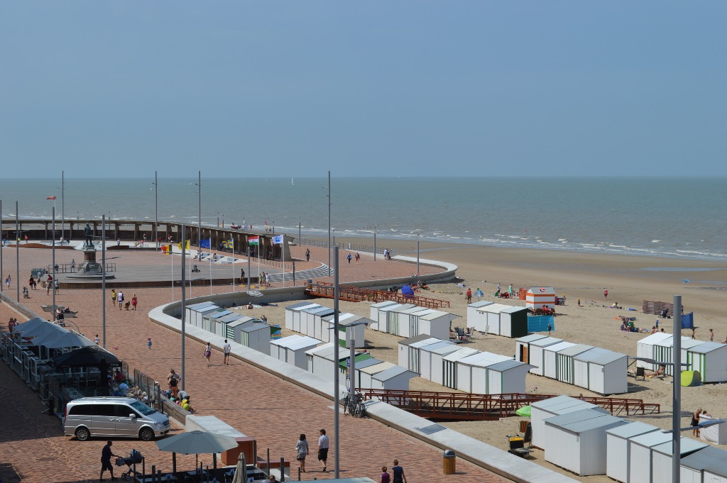 wenduine valavond zee en zeedijk 4